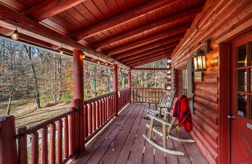 Knoxville Cabin | 4 Private Cabins 16 Acres Hot Tubs Sauna Near UTK