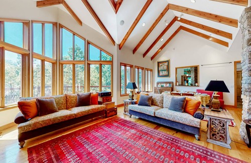 Eureka Springs House | 471 m² House ∙ 4 bedrooms ∙ 8 guests