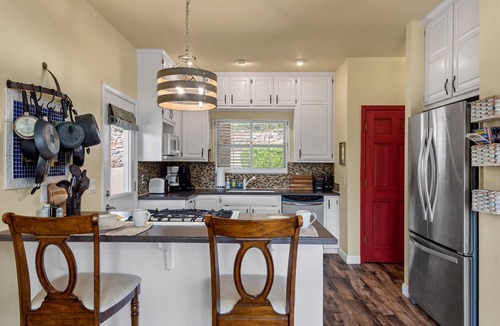 Holiday Island House | 4Bdr Secluded! Hot Tub, Pool Table, & Spectacular Views.