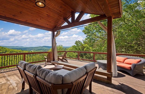 Holiday Island House | 4Bdr Secluded! Hot Tub, Pool Table, & Spectacular Views.
