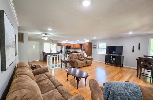 Mountain Home House | 4BR/2BA with Huge Deck, Bonus Room, Swimming/Fishing & Stunning Seasonal Views!