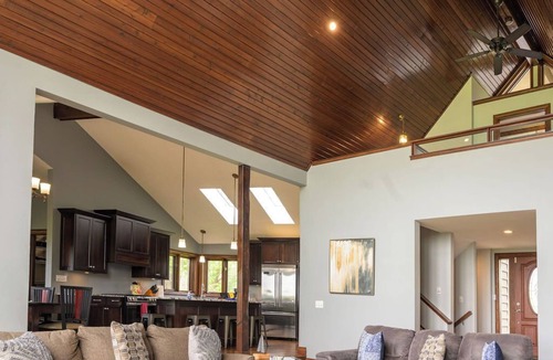 The Galena Territory House | 5 bedroom 3 level home that is great for groups of all kinds friends and family