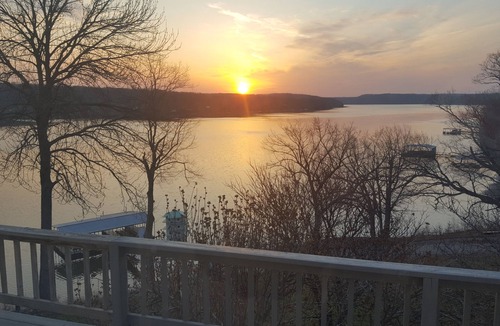 Edwards House | 5-bedroom house in Edwards with AC, WiFi,lakefront, beautiful view, private dock