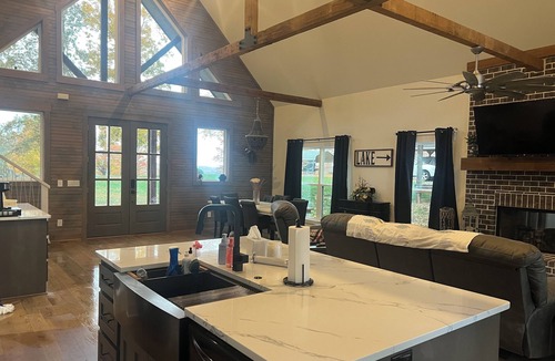 Scottsville House | 5-Bedroom Lakeview Property - Time to Relax