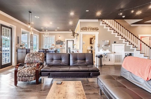 Jefferson City House | 5 ★ Farm Stay at our Large Milkbarn, collect fresh eggs see Scottish Highlands