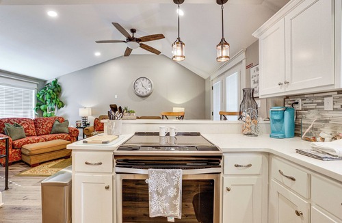 Stuart Heights - Rivermont House | 5 Mi to Dtwn Chattanooga: Modern Family Getaway
