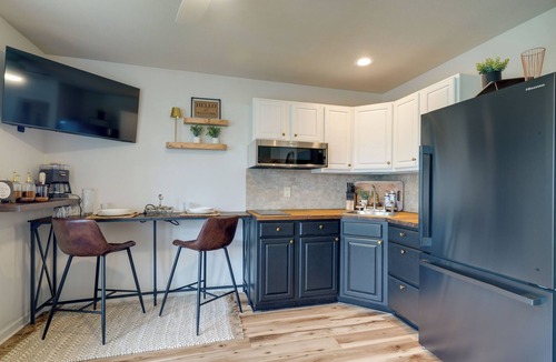 Ironton Condo | 5 Mi to Elephant Rocks State Park Condo