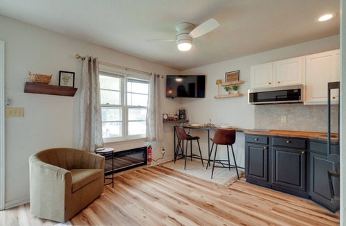 Ironton Condo | 5 Mi to Elephant Rocks State Park Condo