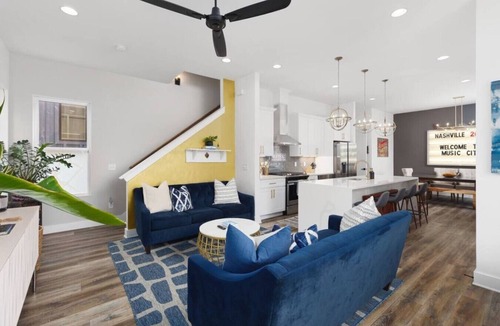Hurwood Heights House | 5BR Nashville Retreat w/Rooftop Deck Minutes to Broadway & Stadium