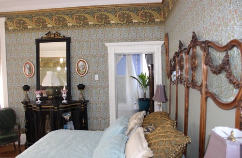 Keokuk Bed & Breakfast | 6-bedroom bed & breakfast in marvelous Keokuk with WiFi, AC