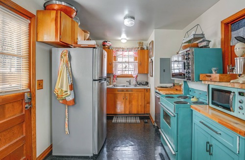 Donelson Hills House | 6 Mi to Downtown: 70s-Themed Home in Nashville!