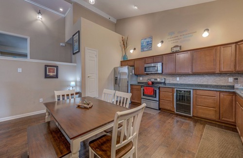 Pepin Condo | 6BR Group Stay Near Lake Pepin w/2 Kitchens - Driftwood Condos
