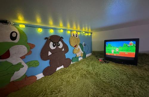 Hot Springs Apartment | 80s & 90s Apt with Mario Loft