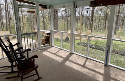 Mid America House | A NEST ABOVE~Lake Home~KingBed~BoatDock~Kayaks~FirePits~All on 12 Acres!