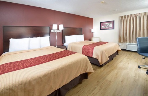 Paducah Hotel | A Place You’ll Love Coming Back To! 2 Units, Pets Are Welcome, Free Parking!