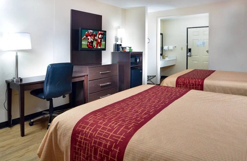 Paducah Hotel | A Place You’ll Love Coming Back To! 2 Units, Pets Are Welcome, Free Parking!