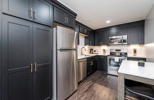 Salemtown Apartment | Abode | Germantown | 5 Beds | Great For Groups!