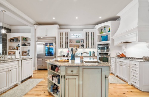 Gallatin House | Above Nashville Sunset Bay | Lakefront | Pool & Spa | Golf Simulator