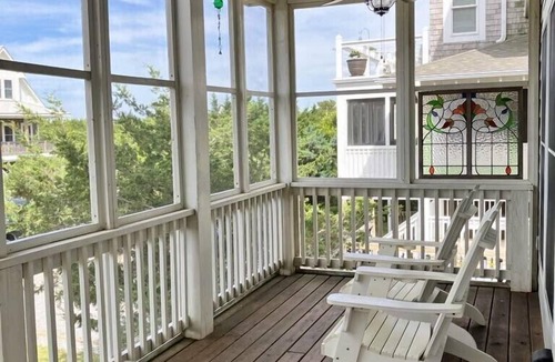 Ocracoke House | Adicus House: Close to Ocracoke's beaches, panoramic views from decks