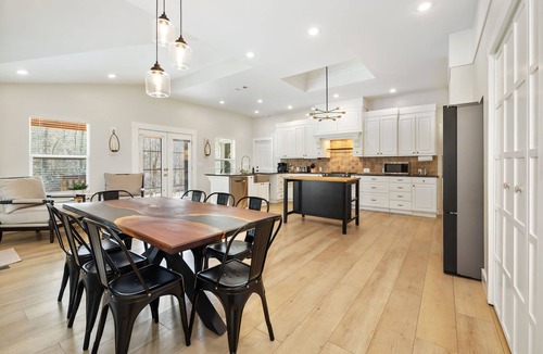 Bella Vista House | Adventure Awaits- Indoor pool & Pickle ball Court