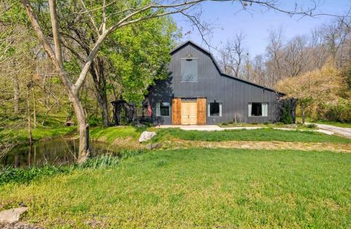 Bella Vista House | Adventure Barn-On Fixer to Fabulous-Outdoor Oasis