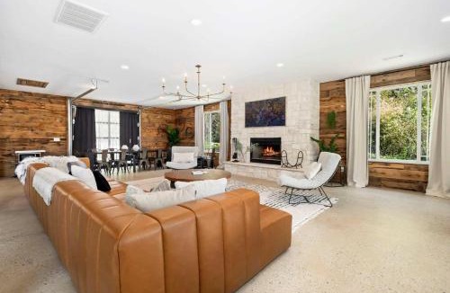Bella Vista House | Adventure Barn-On Fixer to Fabulous-Outdoor Oasis