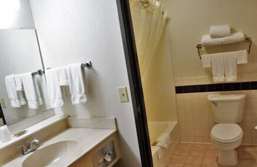 Thorp House | Affordability Meets Comfort! 4 Comfortable Units, Free Breakfast