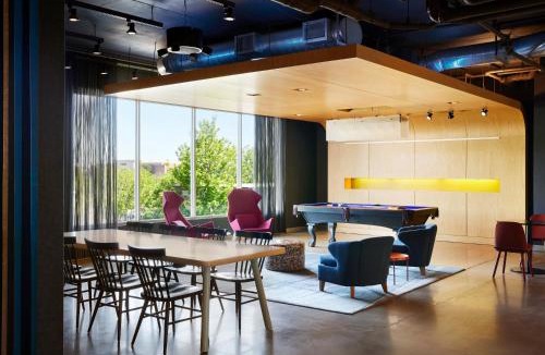 Leawood Hotel | Aloft by Marriott Leawood-Overland Park