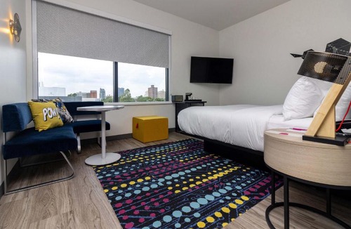 Central West End Hotel | Aloft by Marriott St. Louis Cortex