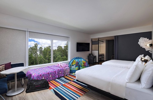 Ferndale Hotel | Aloft Little Rock West