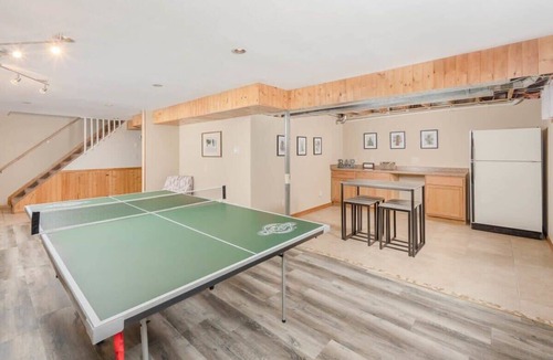 Whiting House | Amazing Family Retreat w/Fenced Yard & BBQ!