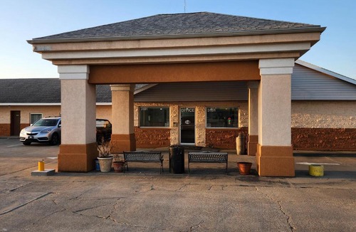 Emporia Hotel | Americas best inn and suites