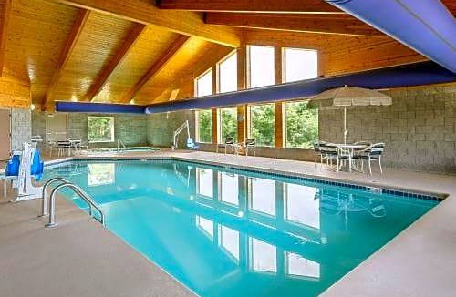 Republic Hotel | AmericInn by Wyndham Republic