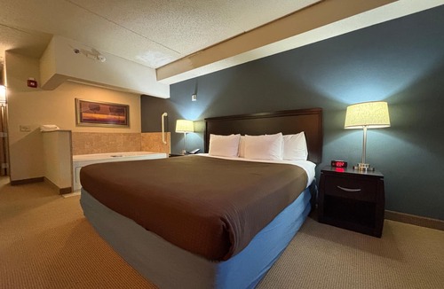 Monmouth Hotel | AmericInn by Wyndham Monmouth