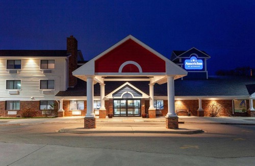 Orange Prairie Hotel | AmericInn by Wyndham Peoria