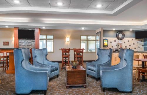 Winona Hotel | AmericInn by Wyndham Winona