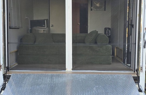 Water Valley Villa | Animal Farm Experience, 3-bed (2 qn 1 king) rv home in the Valley