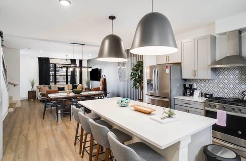 McFerrin Park House | April Discount! Spacious Stay 2.5 Mi to Broadway
