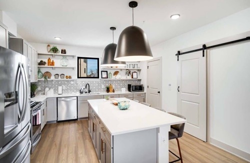 McFerrin Park House | April Discount! Spacious Stay 2.5 Mi to Broadway