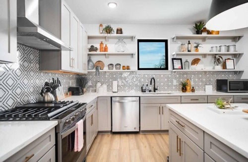 McFerrin Park House | April Discount! Spacious Stay 2.5 Mi to Broadway