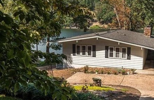 Bella Vista House | Arkansas Lakeside Stay-cation! Relax,Bike,Golf,Kayak,Swim or Chat by the Fire!