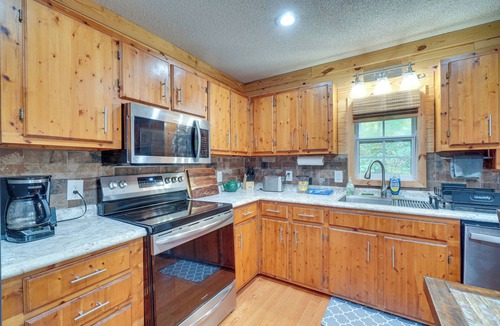 Oneida Cabin | At John Smith Hiking/Horse Back Trl to Angel Falls