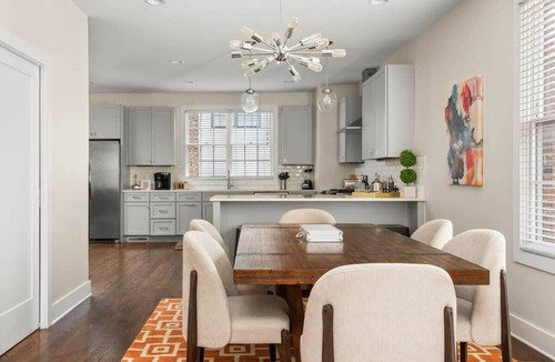 Edgehill Villa | Aurora: Rooftop, Grill + Skyline Views near Gulch