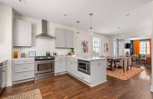 Edgehill Villa | Aurora: Rooftop, Grill + Skyline Views near Gulch