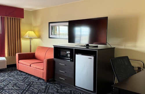 Haubstadt Hotel | Baymont by Wyndham Evansville North/Haubstadt