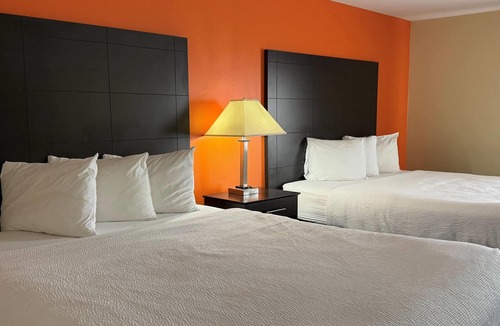 Haubstadt Hotel | Baymont by Wyndham Evansville North/Haubstadt