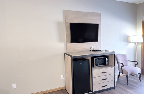 Platteville Hotel | Baymont Inn And Suites By Wyndham Platteville