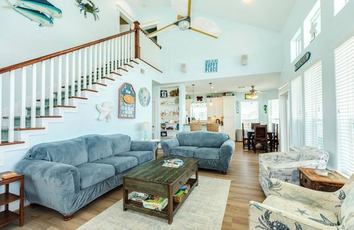 Terramar Beach House | Beachfront Pet Friendly Home w/HOT TUB, Fenced Yard - Steps from Gulf & Beach
