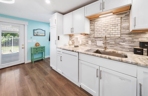 Bid-a-wee Beach House | Beachside Hideaway | Near the Shore & Dog-Friendly