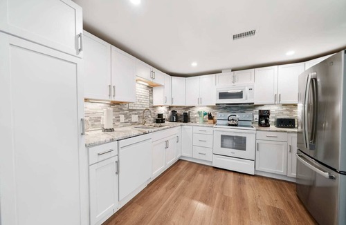 Bid-a-wee Beach House | Beachside Hideaway | Near the Shore & Dog-Friendly